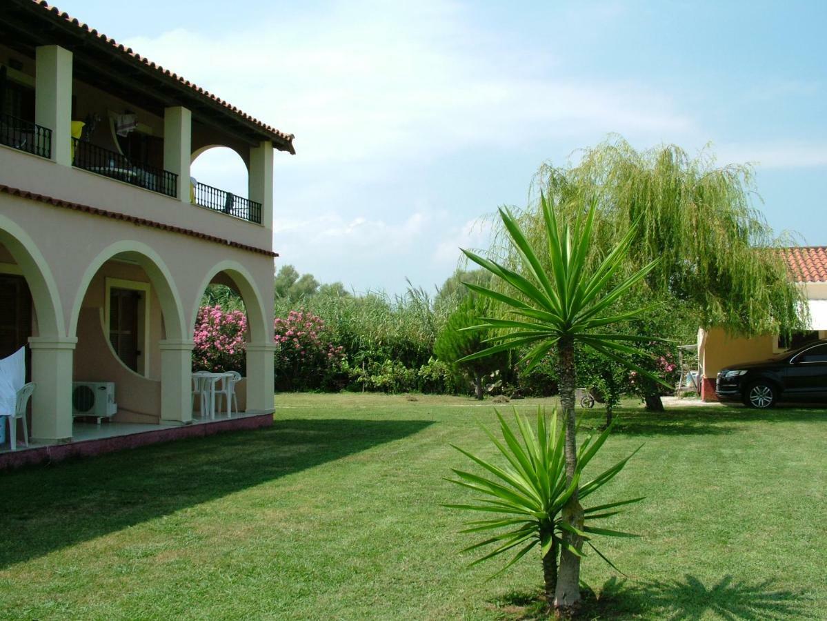 Appart hôtel Kamari Akharavi